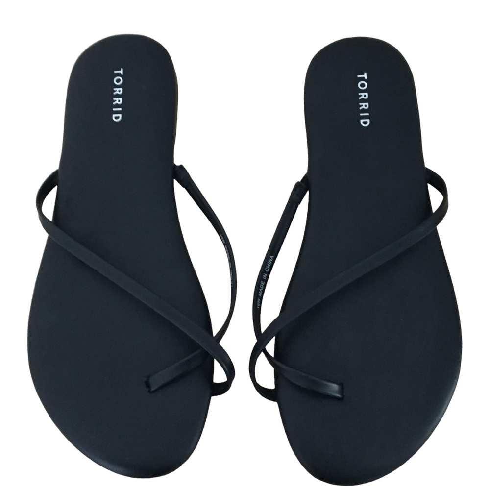 Torrid Crisscross Toe Ring Flip Flop Flat Sandals Size 10 Wide